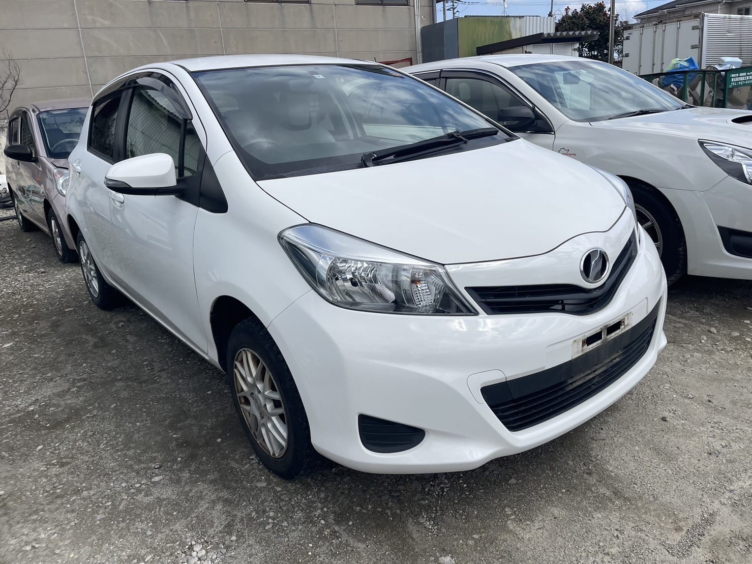 2012 Toyota Vitz 4WD